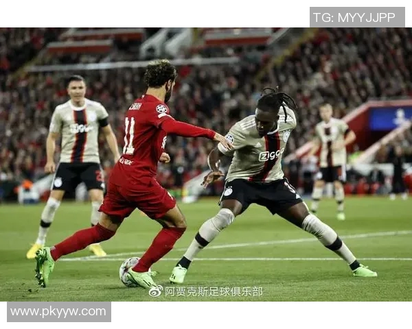 欧冠激战尼斯迎战阿贾克斯双方争夺小组出线关键战役